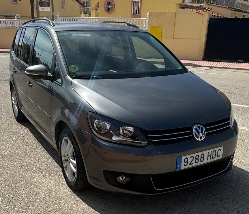 Volkswagen Touran (automaatti) 9288 HDC