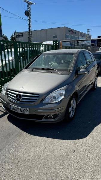 Mercedes-Benz B200 CDI (automaatti)