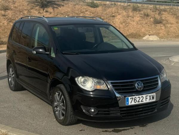 Volkswagen Touran 2.0 (automaatti) 7622 FXM