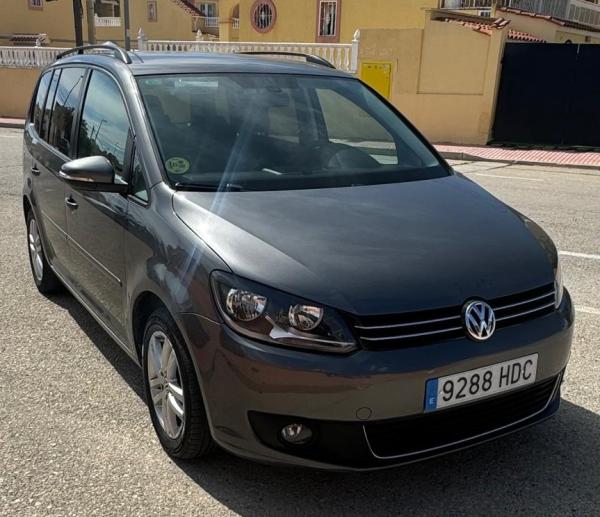 Volkswagen Touran (automaatti) 9288 HDC
