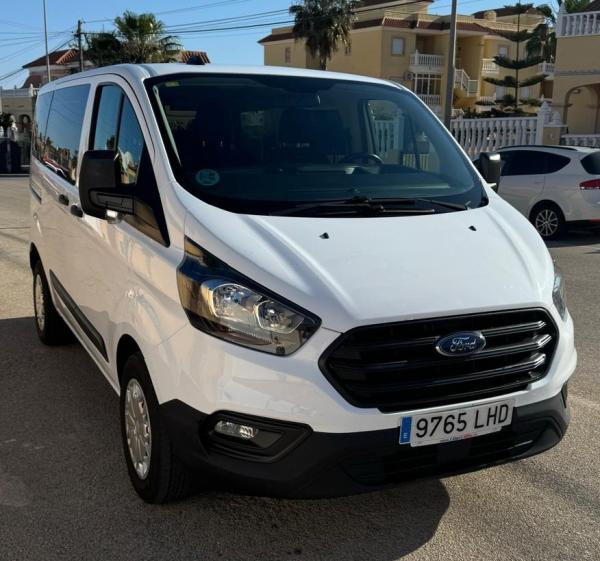 Ford Transit Custom 9 seats (manual)
